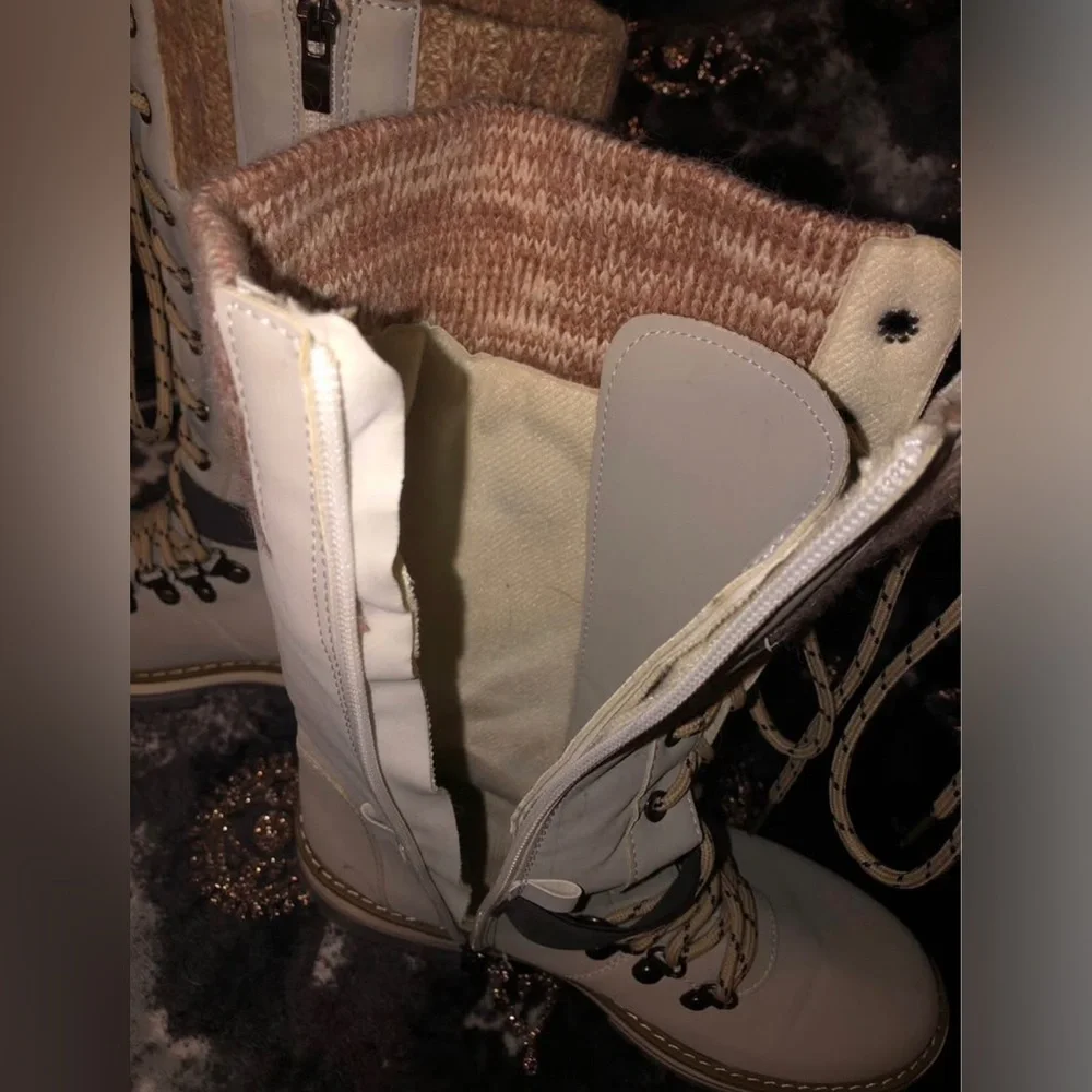 Women's Cream Lace-Up Knit Cuff Winter Boots